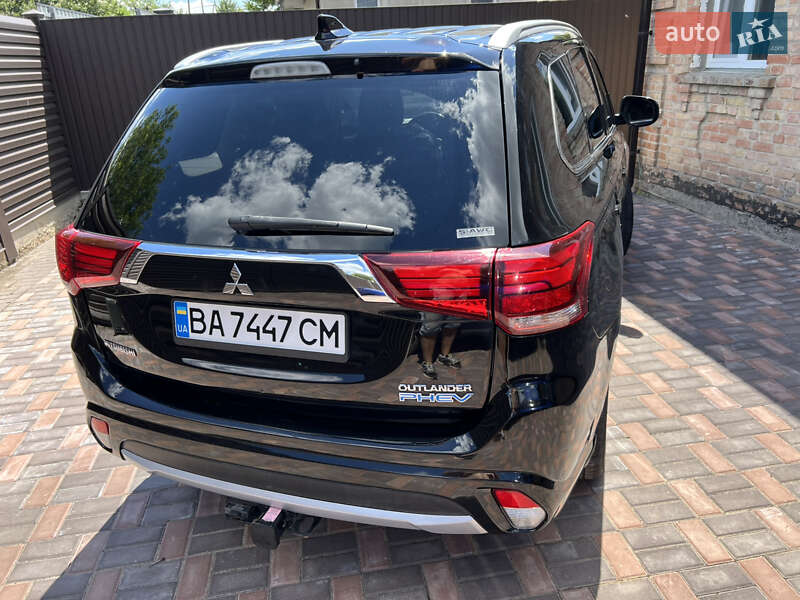 Позашляховик / Кросовер Mitsubishi Outlander 2017 в Кропивницькому