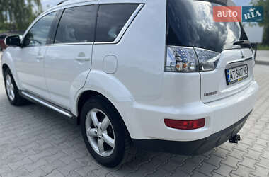 Внедорожник / Кроссовер Mitsubishi Outlander 2010 в 