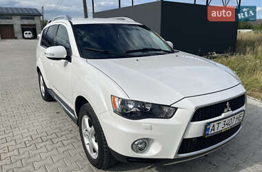 Внедорожник / Кроссовер Mitsubishi Outlander 2010 в 