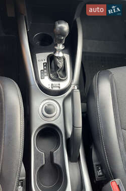 Внедорожник / Кроссовер Mitsubishi Outlander 2010 в 