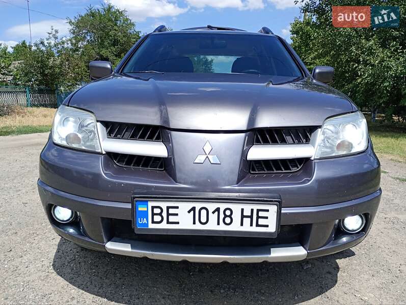 Внедорожник / Кроссовер Mitsubishi Outlander 2008 в Николаеве
