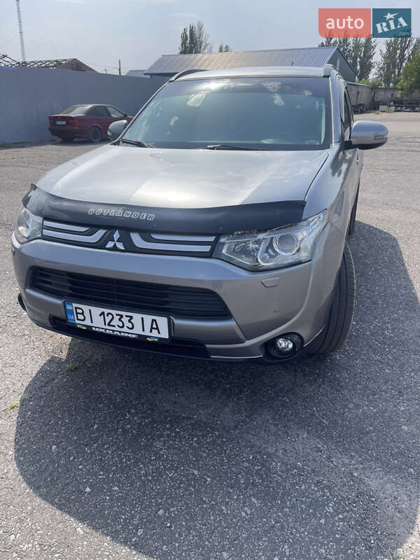Mitsubishi Outlander 2012