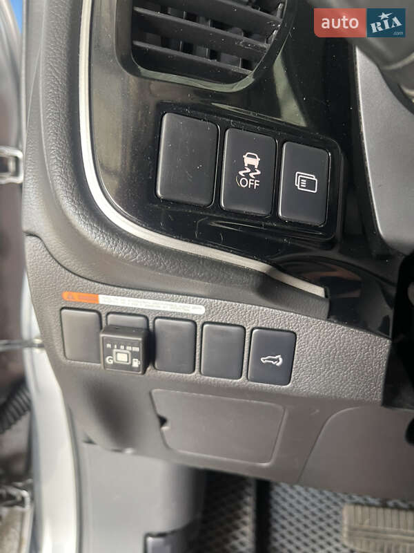Внедорожник / Кроссовер Mitsubishi Outlander 2012 в Славянске