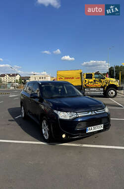 Внедорожник / Кроссовер Mitsubishi Outlander 2013 в Киеве