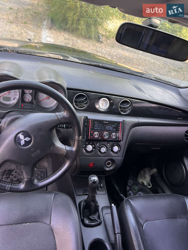 Внедорожник / Кроссовер Mitsubishi Outlander 2004 в Николаеве