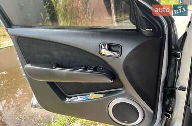 Внедорожник / Кроссовер Mitsubishi Outlander 2004 в 