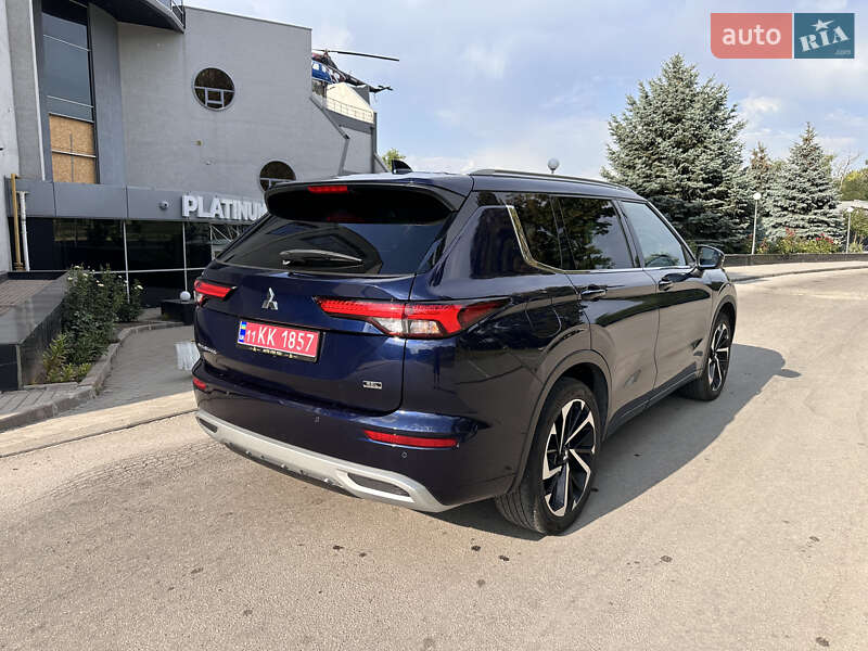Внедорожник / Кроссовер Mitsubishi Outlander 2022 в Запорожье