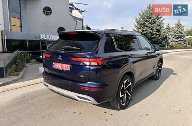 Внедорожник / Кроссовер Mitsubishi Outlander 2022 в 