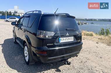 Внедорожник / Кроссовер Mitsubishi Outlander 2010 в 