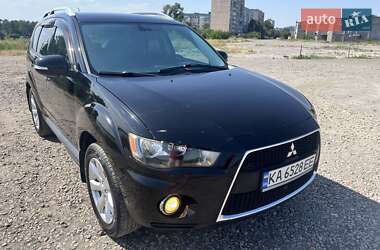 Внедорожник / Кроссовер Mitsubishi Outlander 2010 в 