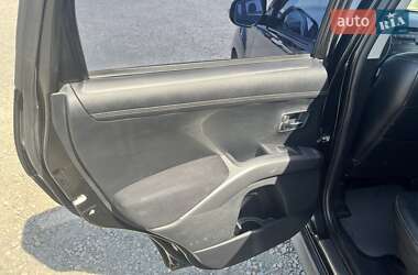 Внедорожник / Кроссовер Mitsubishi Outlander 2010 в 