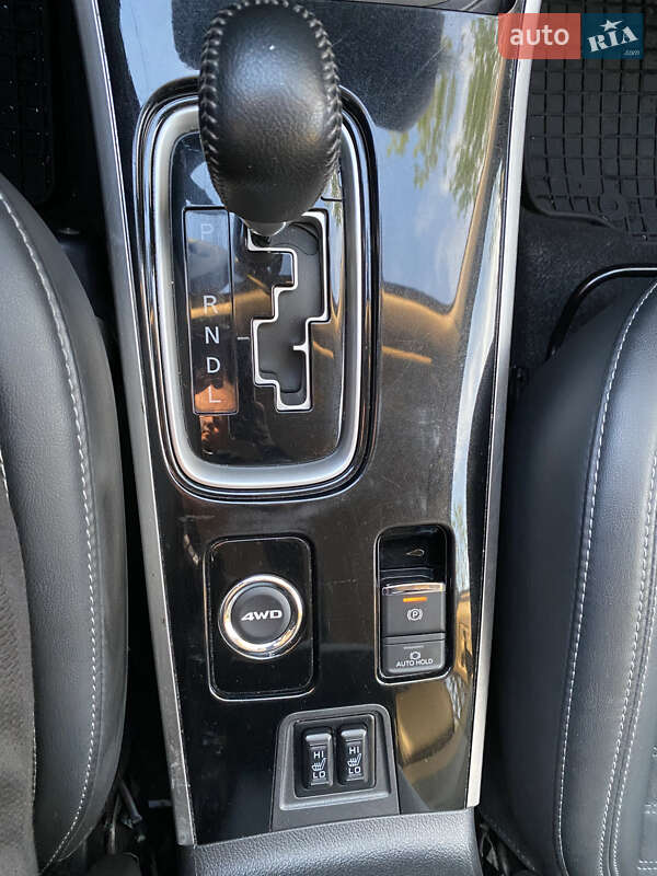 Внедорожник / Кроссовер Mitsubishi Outlander 2019 в Киеве