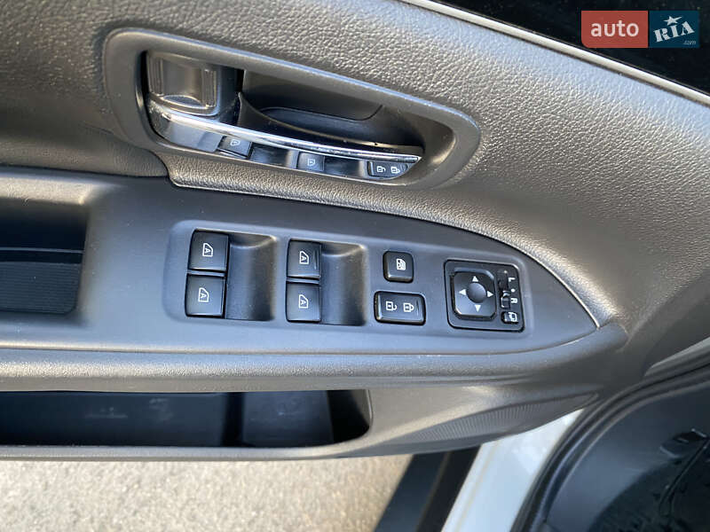Внедорожник / Кроссовер Mitsubishi Outlander 2019 в Киеве