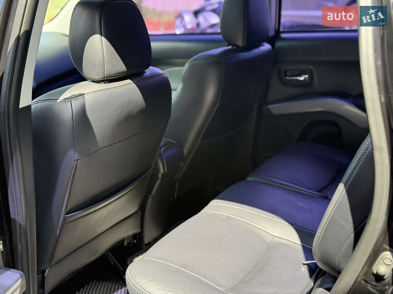 Внедорожник / Кроссовер Mitsubishi Outlander 2008 в Киеве