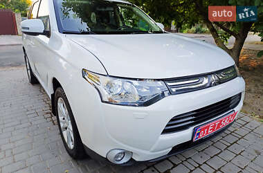 Внедорожник / Кроссовер Mitsubishi Outlander 2013 в Одессе