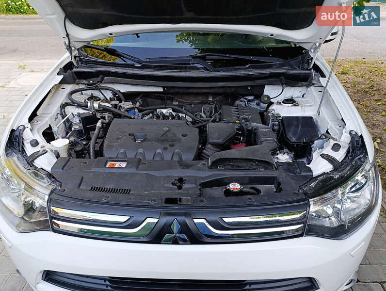 Внедорожник / Кроссовер Mitsubishi Outlander 2013 в Одессе фото 16 Внедорожник / Кроссовер Mitsubishi Outlander 2013 в Одессе