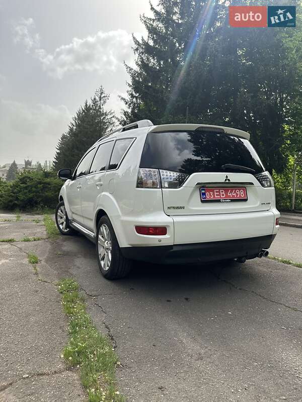 Внедорожник / Кроссовер Mitsubishi Outlander 2011 в Кривом Роге