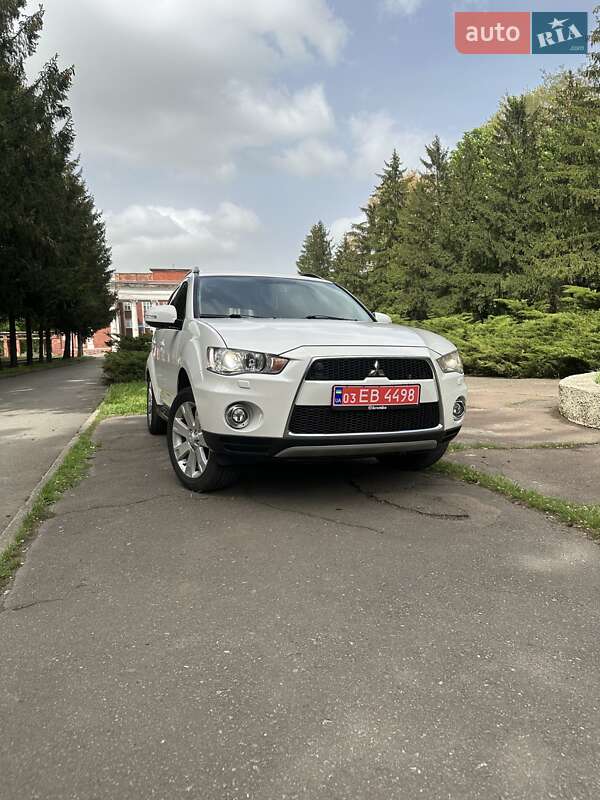 Внедорожник / Кроссовер Mitsubishi Outlander 2011 в Кривом Роге
