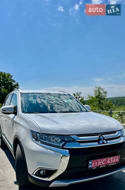 Позашляховик / Кросовер Mitsubishi Outlander 2016 в Теребовлі