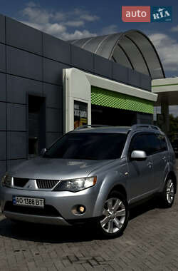 Позашляховик / Кросовер Mitsubishi Outlander 2008 в Сваляві