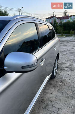 Внедорожник / Кроссовер Mitsubishi Outlander 2019 в 