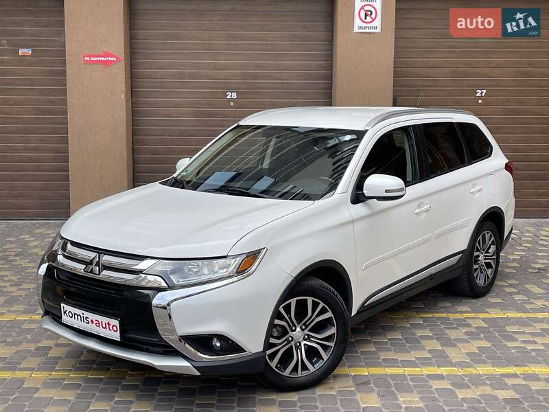 Позашляховик / Кросовер Mitsubishi Outlander 2015 в Вінниці