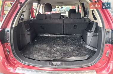 Внедорожник / Кроссовер Mitsubishi Outlander 2015 в 