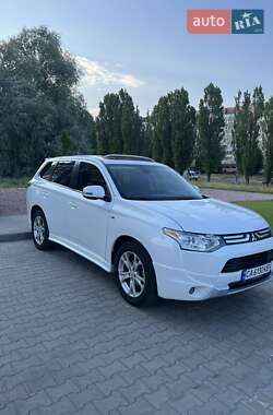 Внедорожник / Кроссовер Mitsubishi Outlander 2013 в Черкассах