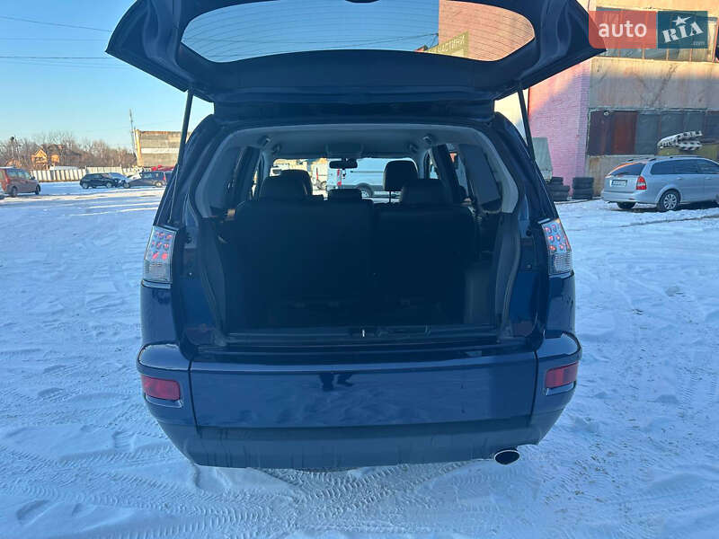 Позашляховик / Кросовер Mitsubishi Outlander 2010 в Києві