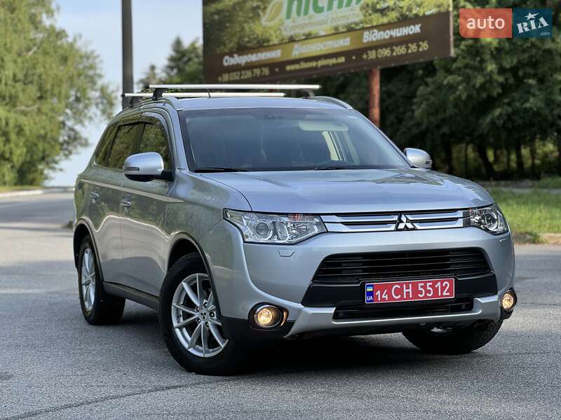 Внедорожник / Кроссовер Mitsubishi Outlander 2015 в Трускавце