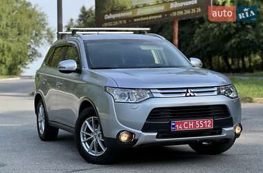 Внедорожник / Кроссовер Mitsubishi Outlander 2015 в 