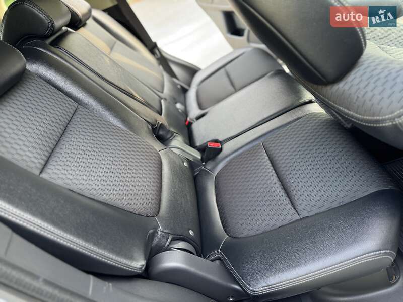 Внедорожник / Кроссовер Mitsubishi Outlander 2015 в Трускавце
