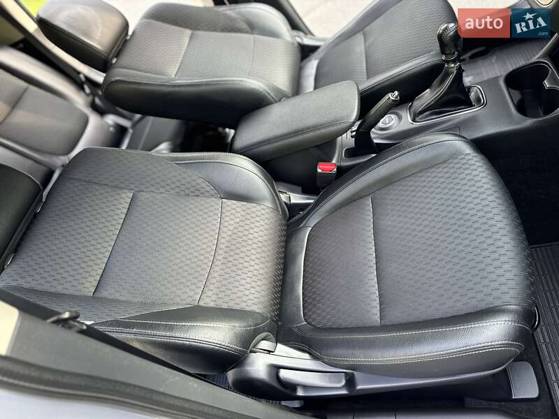 Внедорожник / Кроссовер Mitsubishi Outlander 2015 в Трускавце