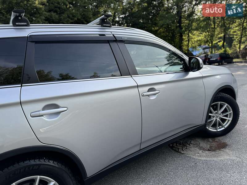 Внедорожник / Кроссовер Mitsubishi Outlander 2015 в Трускавце