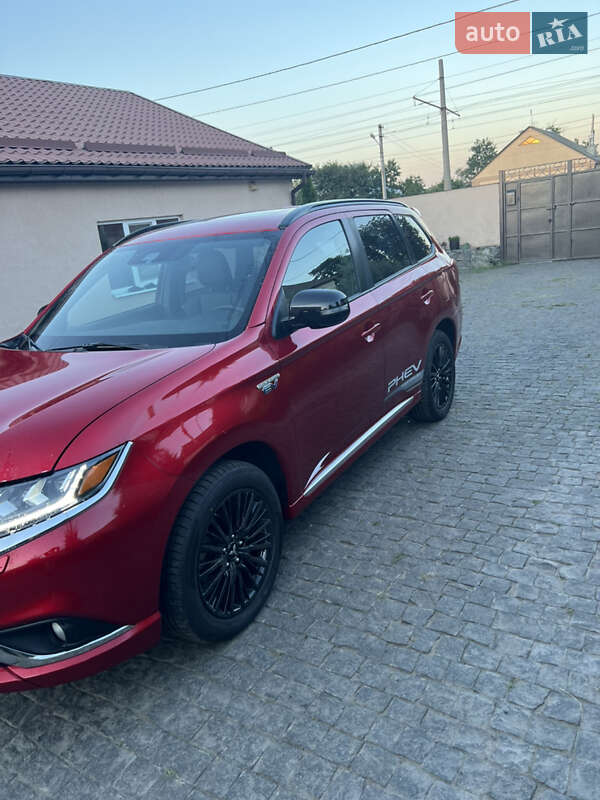 Mitsubishi Outlander 2021