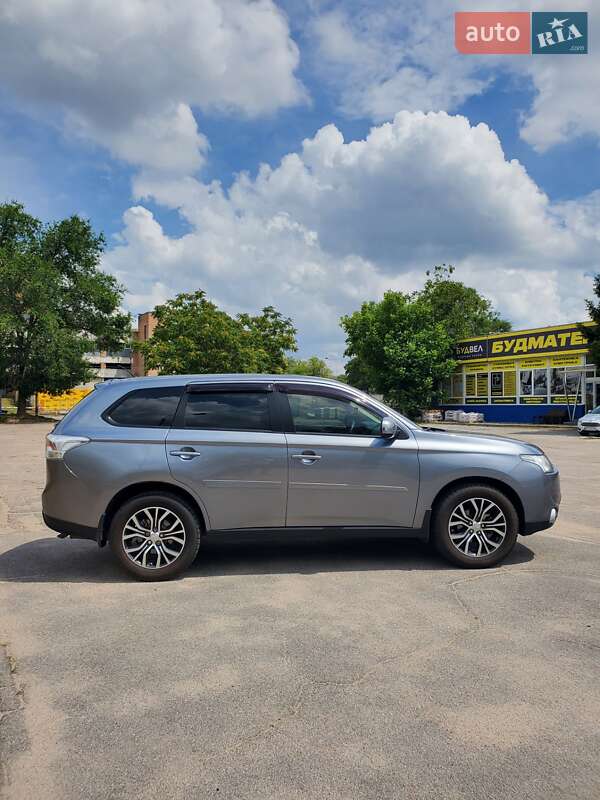 Внедорожник / Кроссовер Mitsubishi Outlander 2013 в Кропивницком