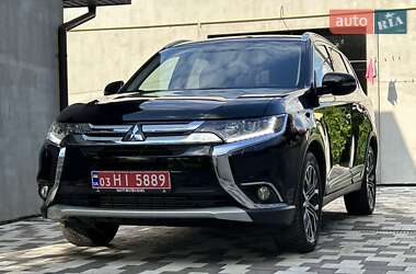 Внедорожник / Кроссовер Mitsubishi Outlander 2015 в Ровно