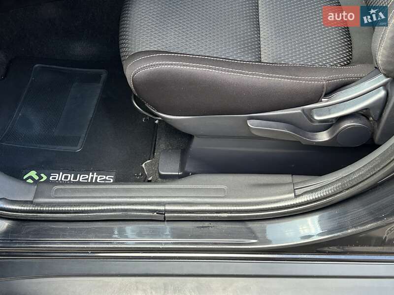 Внедорожник / Кроссовер Mitsubishi Outlander 2015 в Ровно