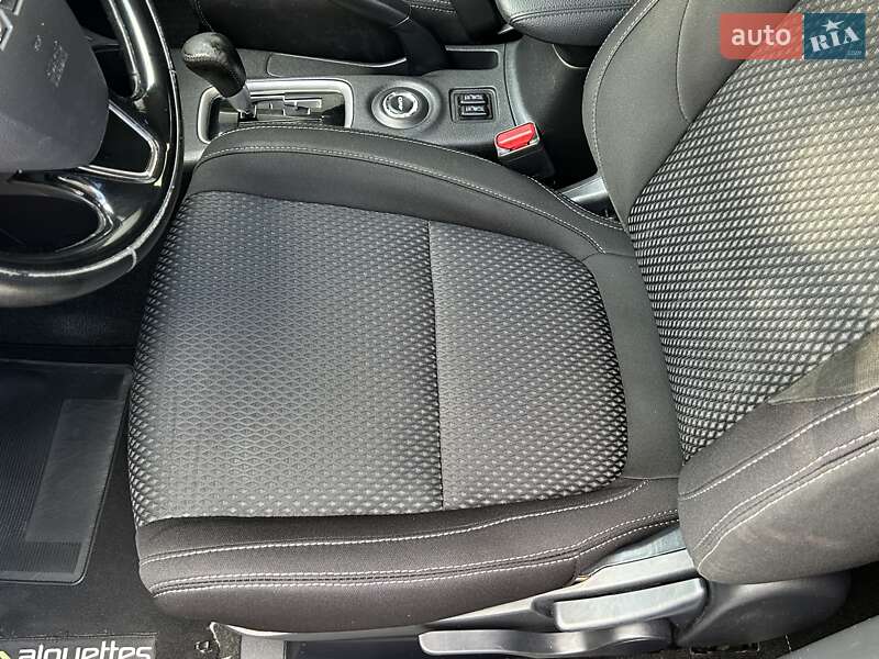 Внедорожник / Кроссовер Mitsubishi Outlander 2015 в Ровно