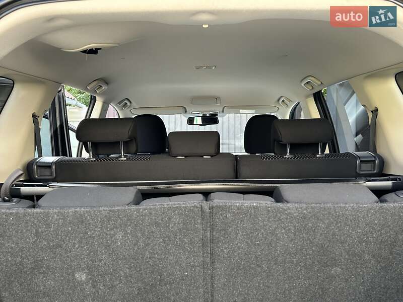 Внедорожник / Кроссовер Mitsubishi Outlander 2015 в Ровно