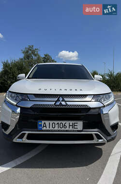 Позашляховик / Кросовер Mitsubishi Outlander 2019 в Бучі