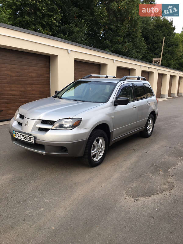 Позашляховик / Кросовер Mitsubishi Outlander 2002 в 