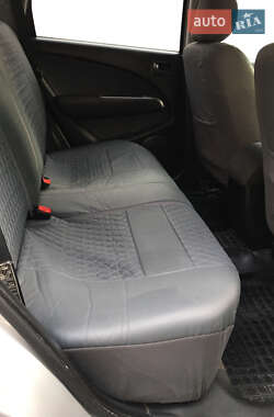 Позашляховик / Кросовер Mitsubishi Outlander 2002 в 