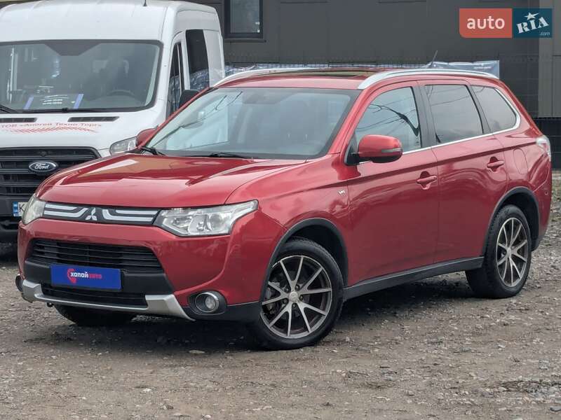Внедорожник / Кроссовер Mitsubishi Outlander 2014 в Киеве