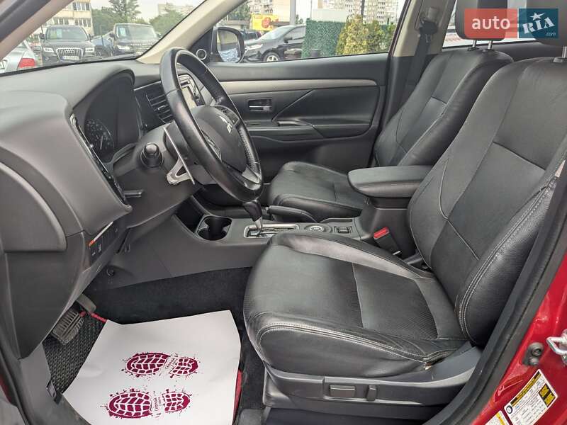 Внедорожник / Кроссовер Mitsubishi Outlander 2014 в Киеве