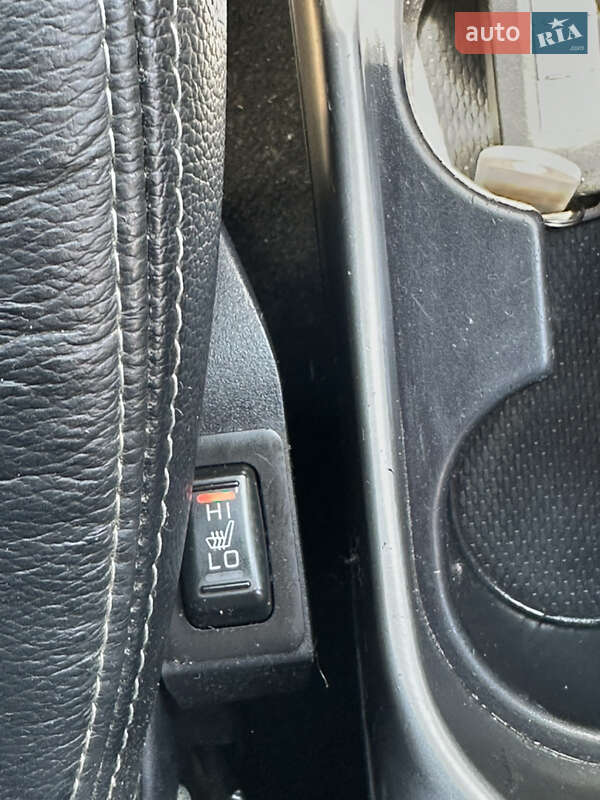 Внедорожник / Кроссовер Mitsubishi Outlander 2011 в Дубно