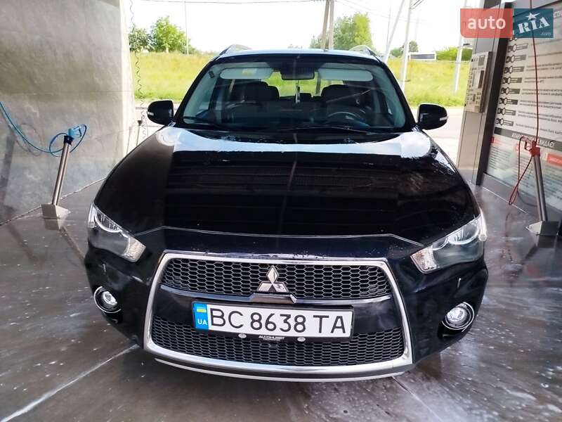Позашляховик / Кросовер Mitsubishi Outlander 2010 в Золочеві