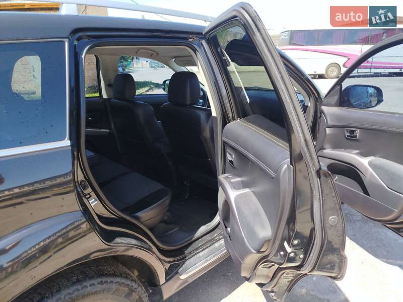 Позашляховик / Кросовер Mitsubishi Outlander 2010 в Золочеві