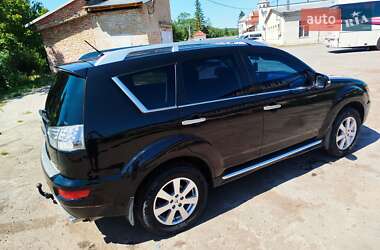 Внедорожник / Кроссовер Mitsubishi Outlander 2010 в 