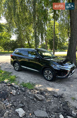 Позашляховик / Кросовер Mitsubishi Outlander 2022 в Пирятині